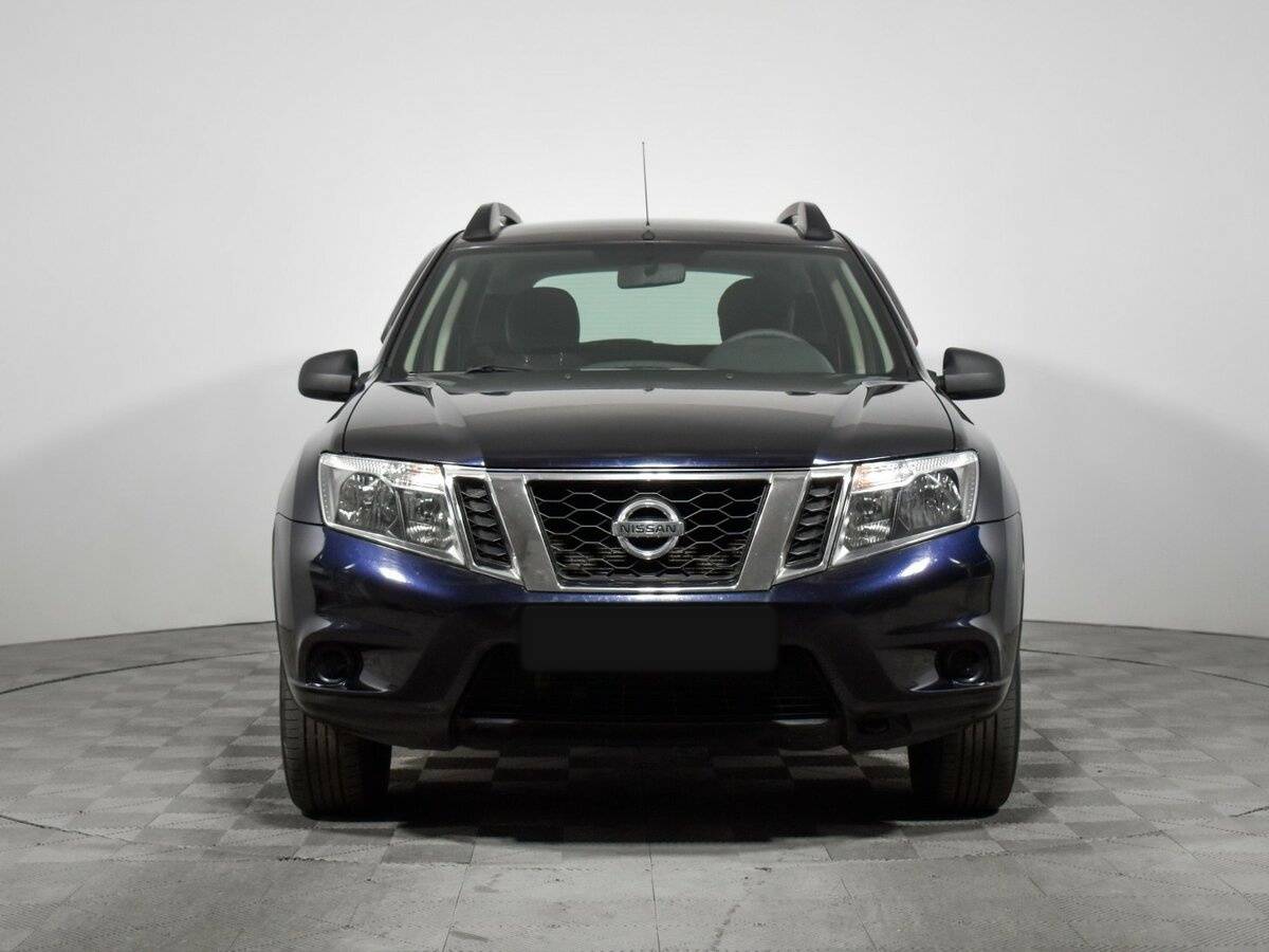 Nissan Terrano б/у, 2015, Механическая. Фото: #1