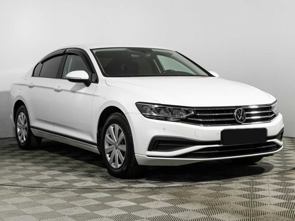 Volkswagen Passat б/у, 2021, Роботизированная. Фото: #2