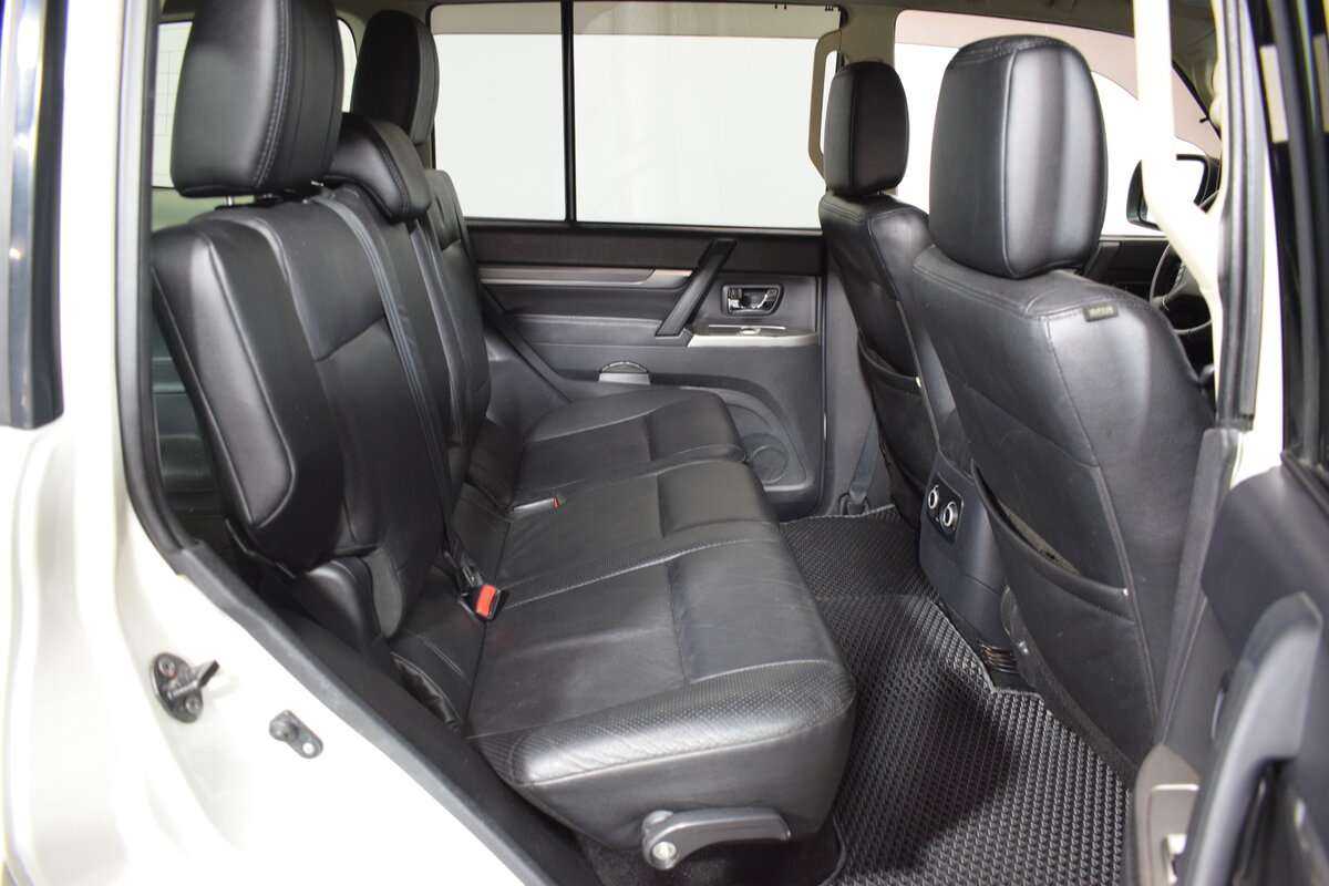 Mitsubishi Pajero б/у, 2014, Автоматическая. Фото: #11