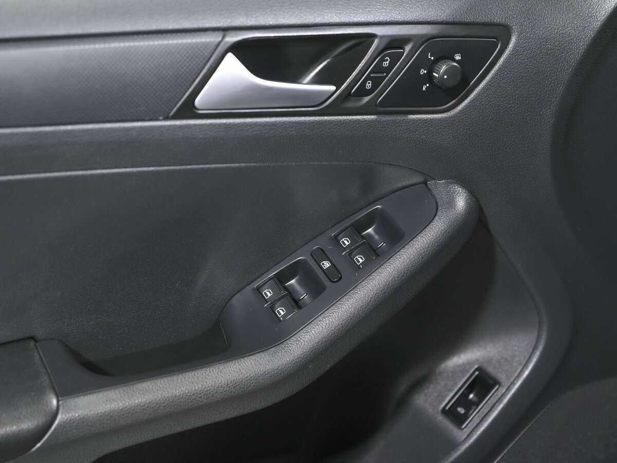 Volkswagen Jetta б/у, 2013, Автоматическая. Фото: #11