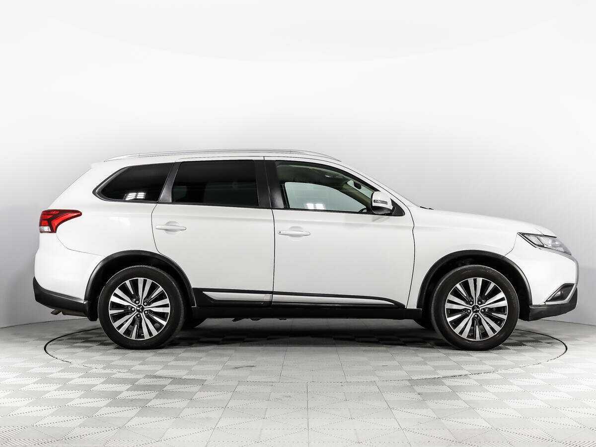 Mitsubishi Outlander б/у, 2020, Вариатор. Фото: #3