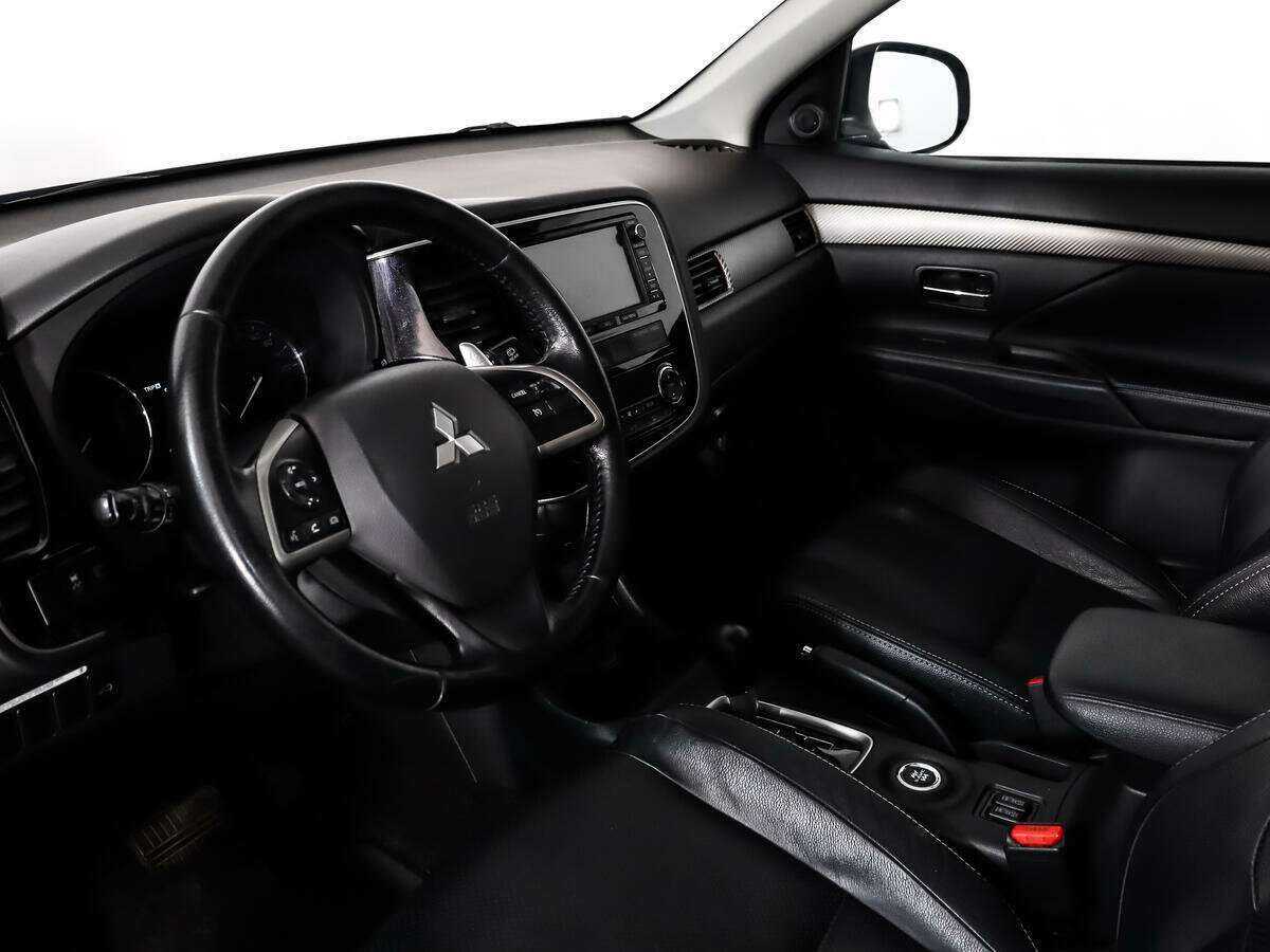 Mitsubishi Outlander б/у, 2014, Автоматическая. Фото: #11