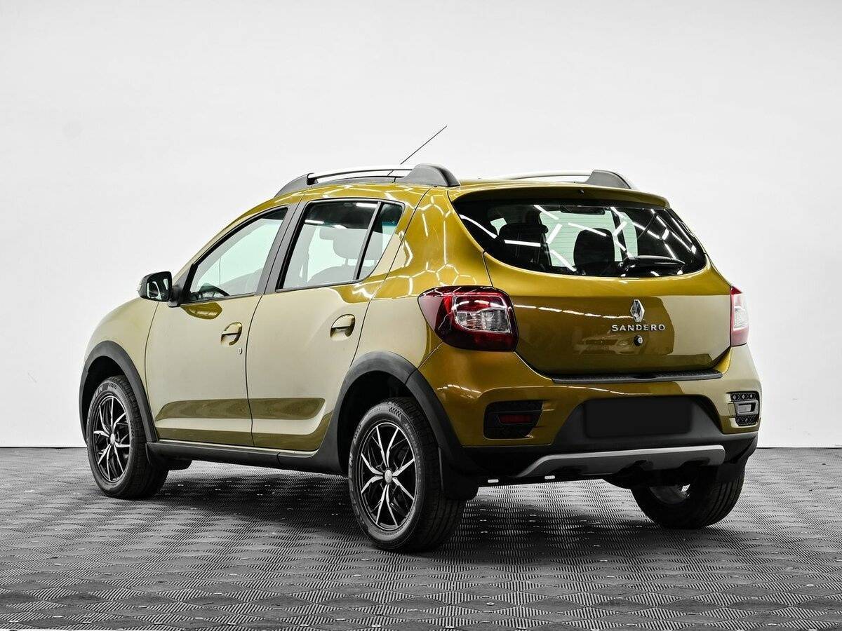 Renault Sandero б/у, 2016, Автоматическая. Фото: #2