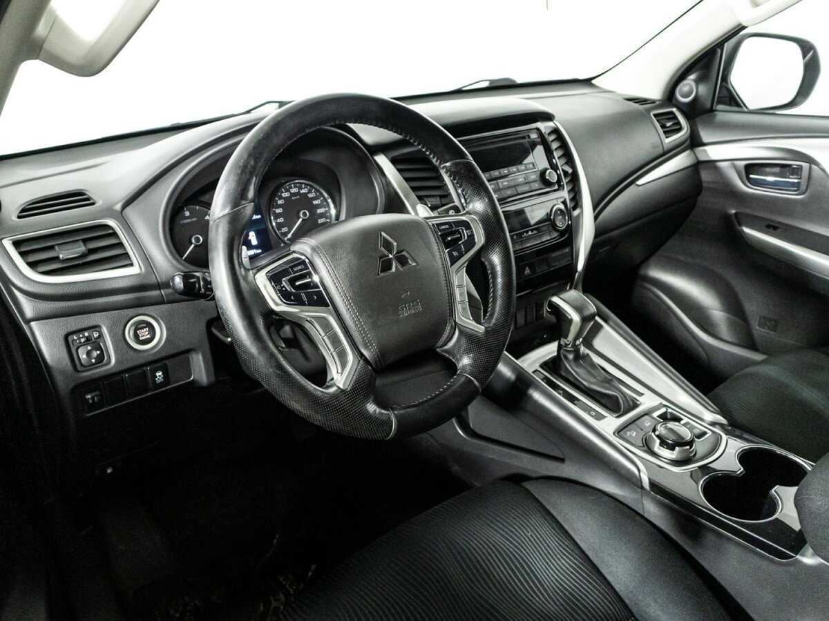 Mitsubishi Pajero Sport б/у, 2018, Автоматическая. Фото: #10