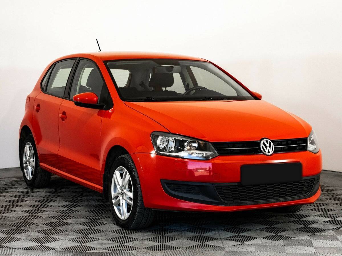Volkswagen Polo б/у, 2013, Механическая. Фото: #2