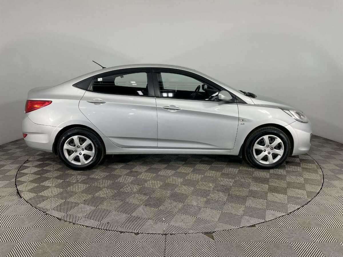 Hyundai Solaris б/у, 2012, Автоматическая. Фото: #3