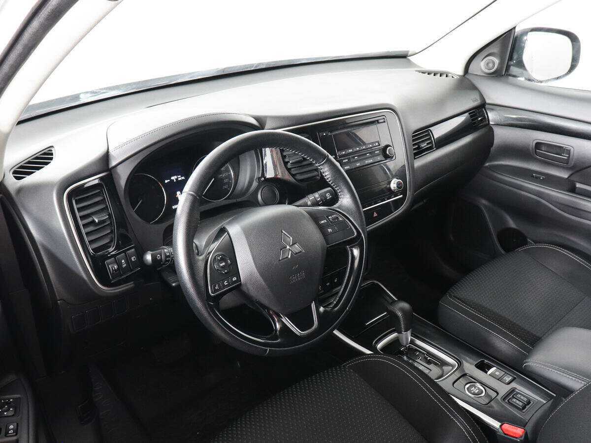 Mitsubishi Outlander б/у, 2022, Вариатор. Фото: #6