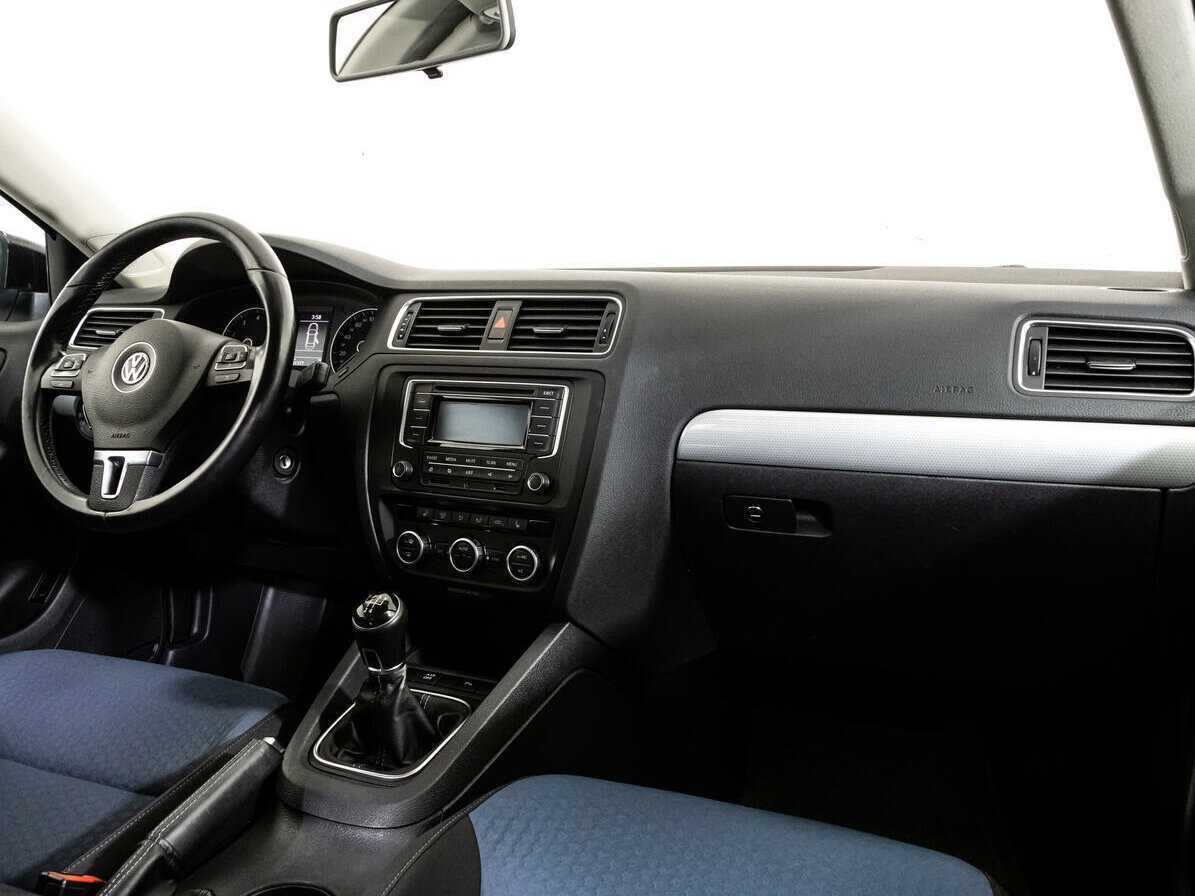 Volkswagen Jetta б/у, 2013, Механическая. Фото: #6