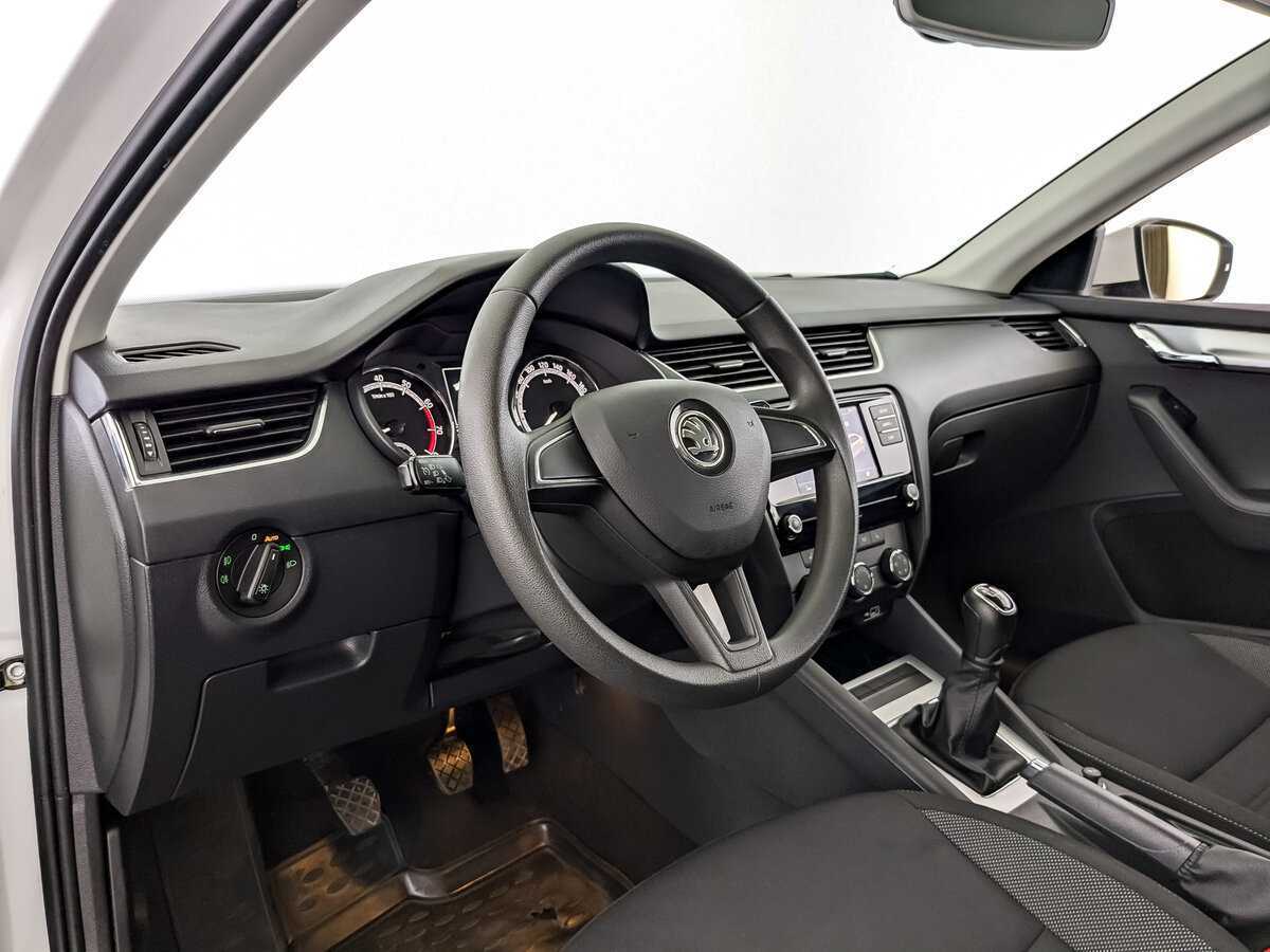 Skoda Octavia б/у, 2019, Механическая. Фото: #13