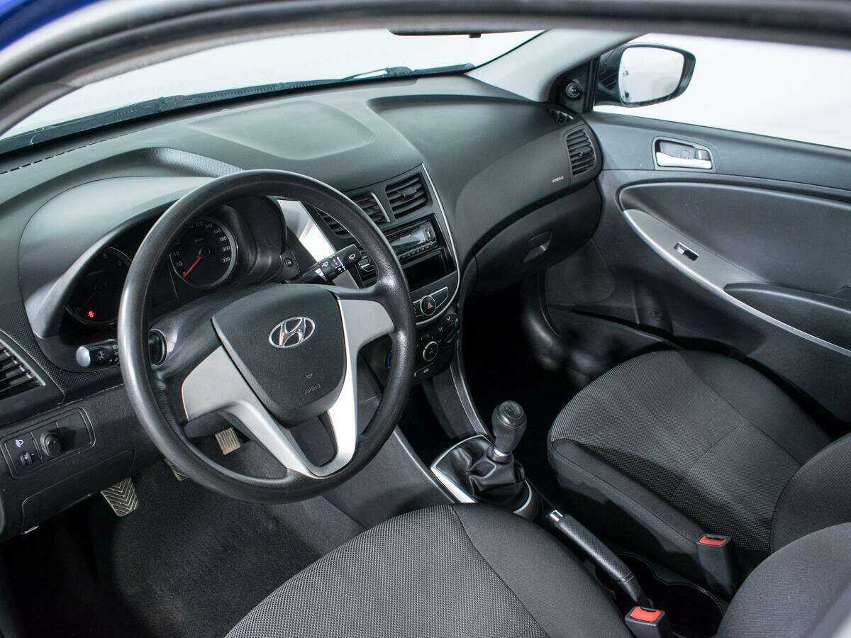 Hyundai Solaris б/у, 2012, Механическая. Фото: #12