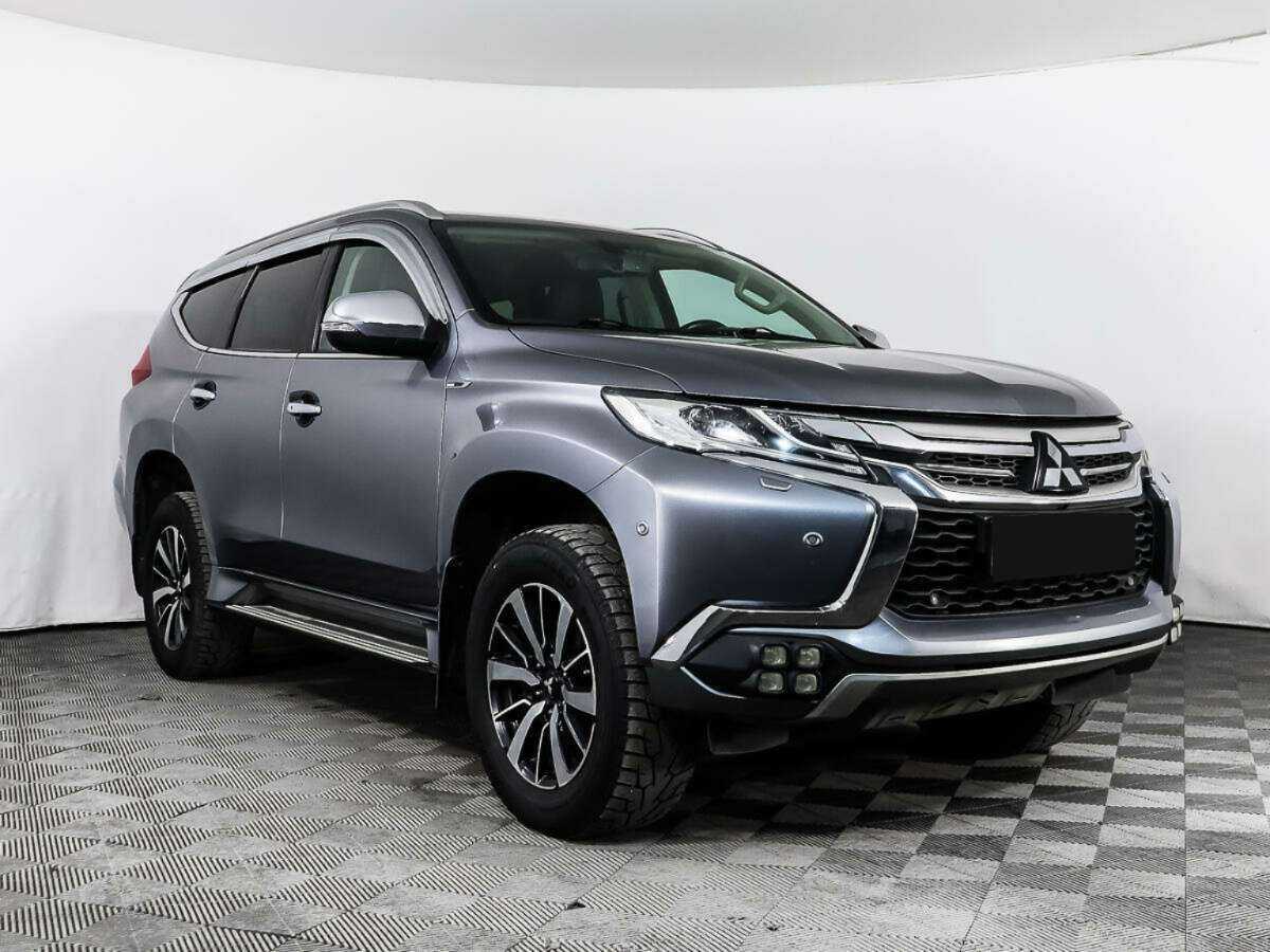 Mitsubishi Pajero Sport б/у, 2016, Автоматическая. Фото: #2