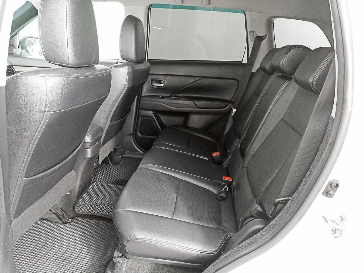 Mitsubishi Outlander б/у, 2018, Вариатор. Фото: #9