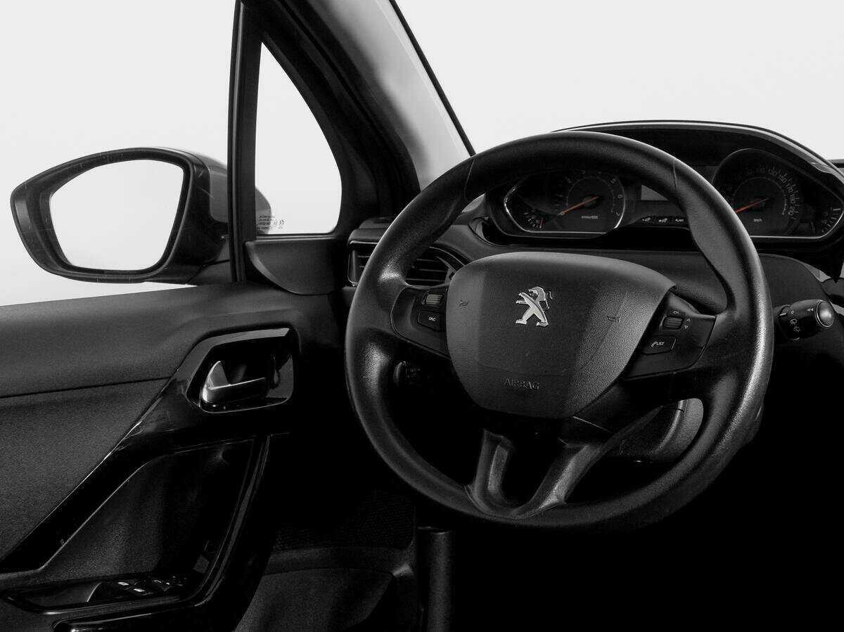Peugeot 208 б/у, 2013, Автоматическая. Фото: #13