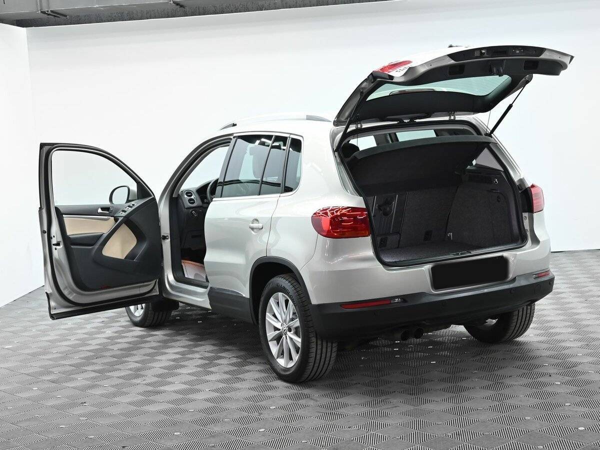 Volkswagen Tiguan б/у, 2012, Автоматическая. Фото: #4