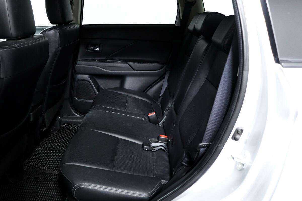 Mitsubishi Outlander б/у, 2015, Вариатор. Фото: #11