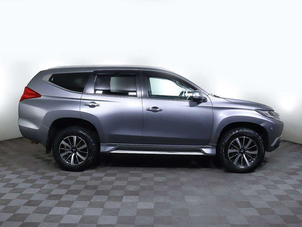 Mitsubishi Pajero Sport б/у, 2017, Автоматическая. Фото: #2