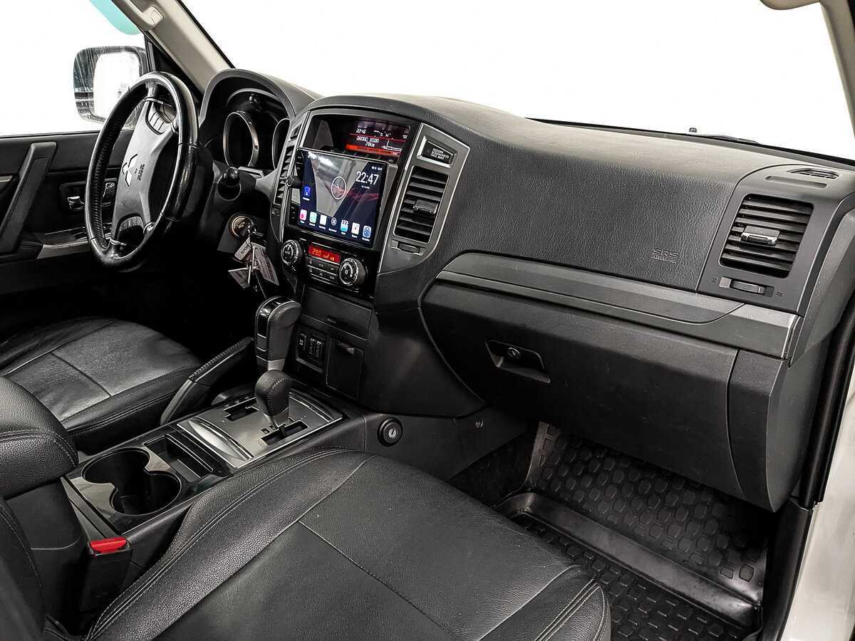 Mitsubishi Pajero б/у, 2015, Автоматическая. Фото: #12