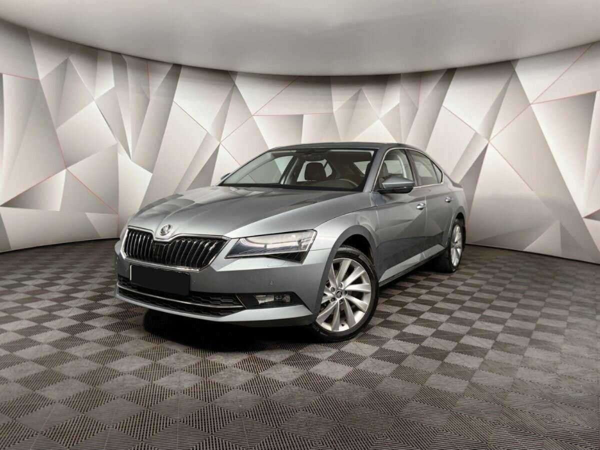 Skoda Superb б/у, 2017, Роботизированная. Фото: #0