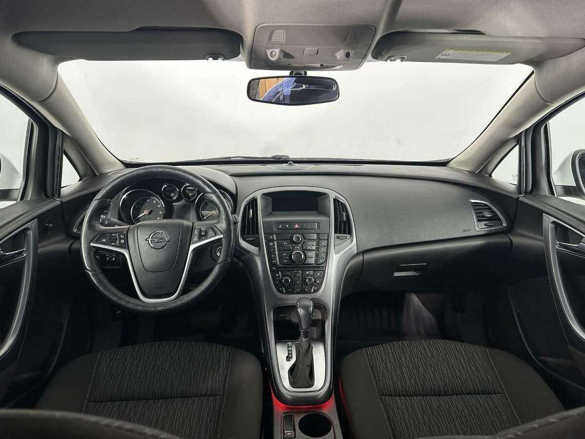 Opel Astra б/у, 2013, Автоматическая. Фото: #4