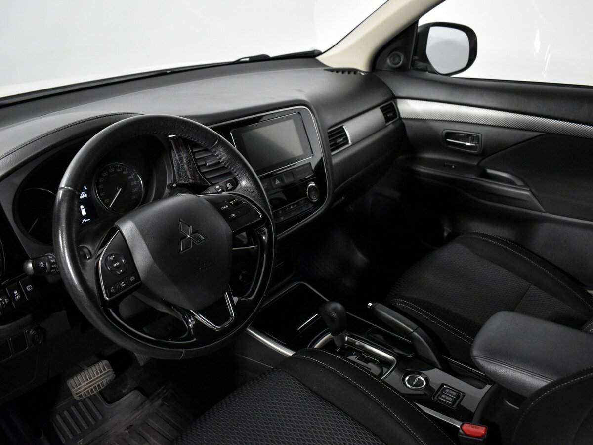 Mitsubishi Outlander б/у, 2018, Вариатор. Фото: #8