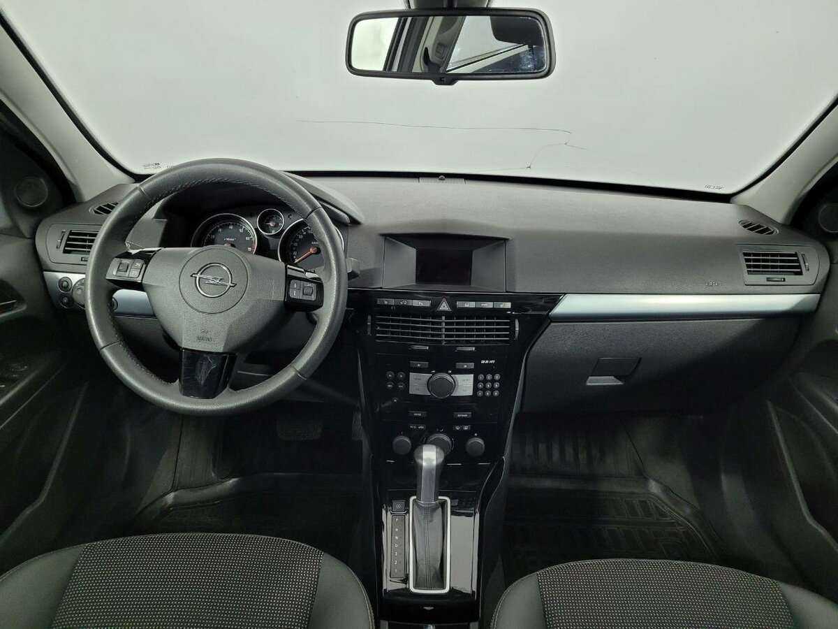 Opel Astra б/у, 2012, Автоматическая. Фото: #6