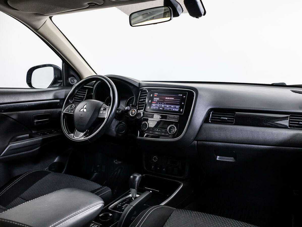 Mitsubishi Outlander б/у, 2019, Вариатор. Фото: #6