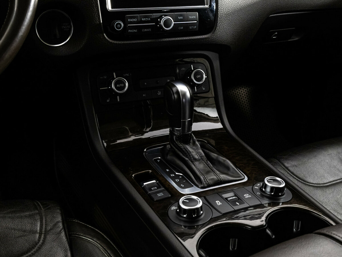 Volkswagen Touareg б/у, 2012, Автоматическая. Фото: #9