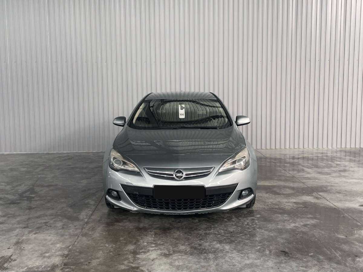 Opel Astra б/у, 2012, Механическая. Фото: #1
