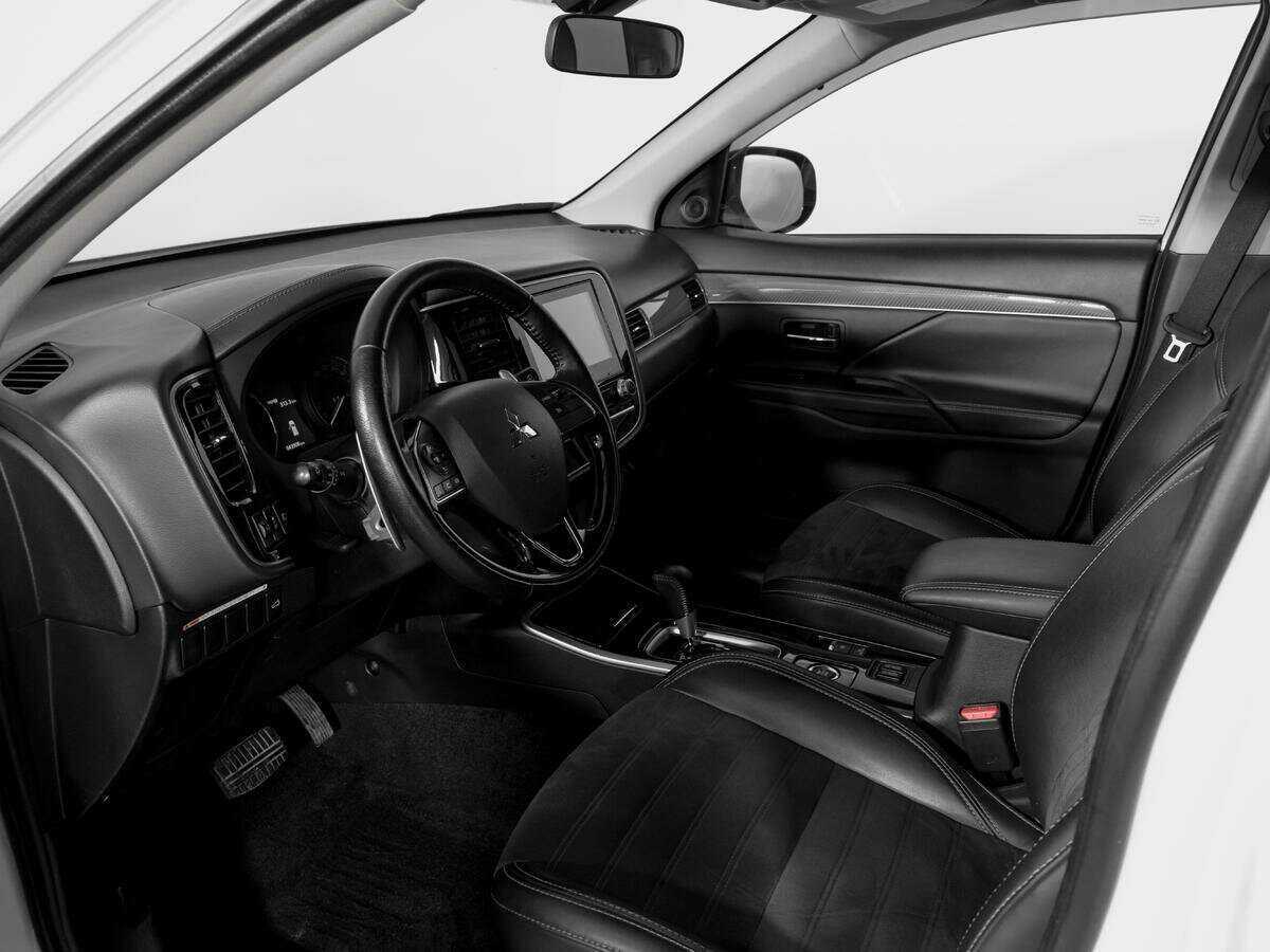 Mitsubishi Outlander б/у, 2021, Вариатор. Фото: #15