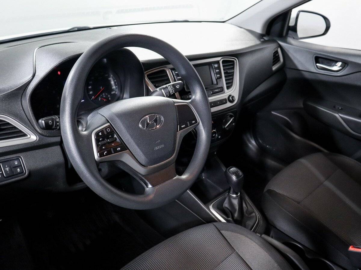 Hyundai Solaris б/у, 2021, Механическая. Фото: #11