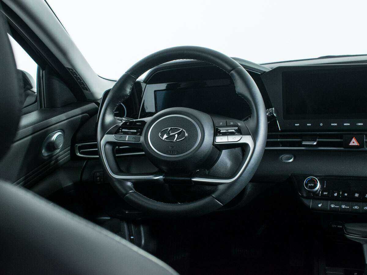 Hyundai Elantra б/у, 2023, Автоматическая. Фото: #13