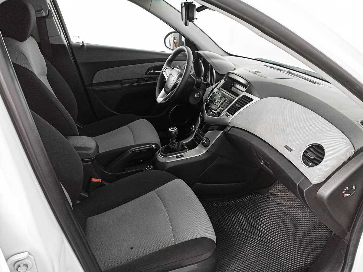 Chevrolet Cruze б/у, 2012, Механическая. Фото: #8