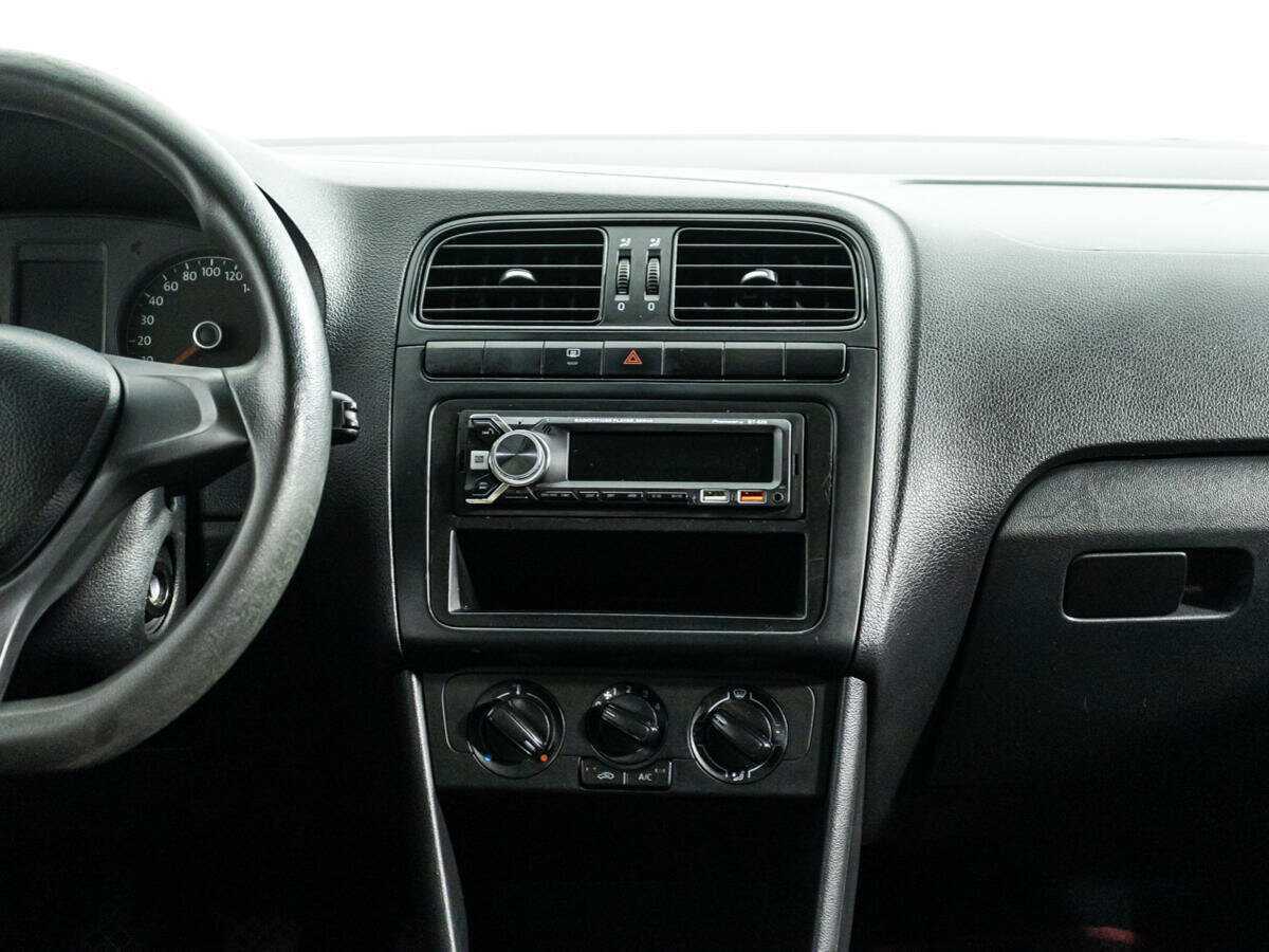Volkswagen Polo б/у, 2017, Механическая. Фото: #9