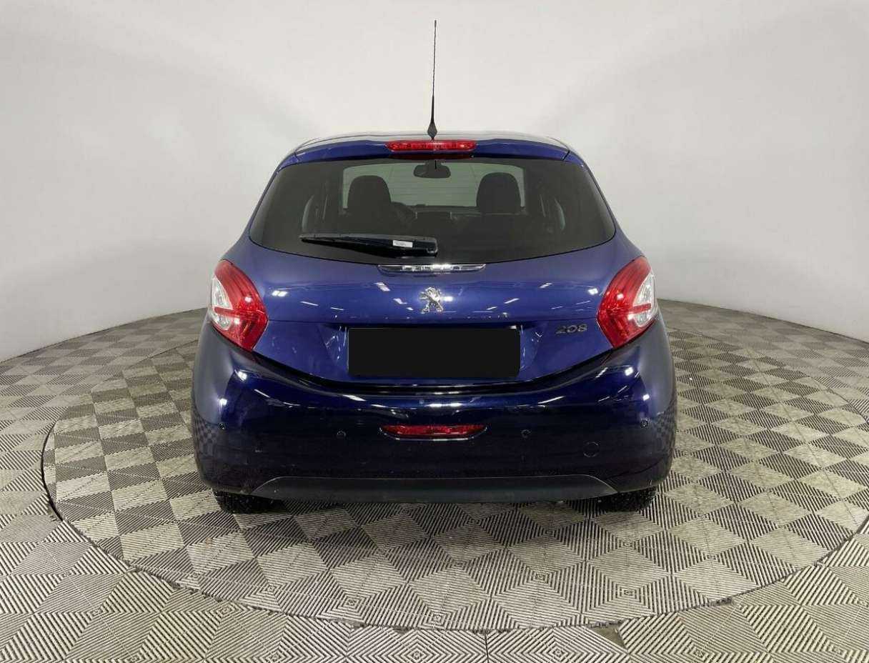 Peugeot 208 б/у, 2014, Автоматическая. Фото: #2