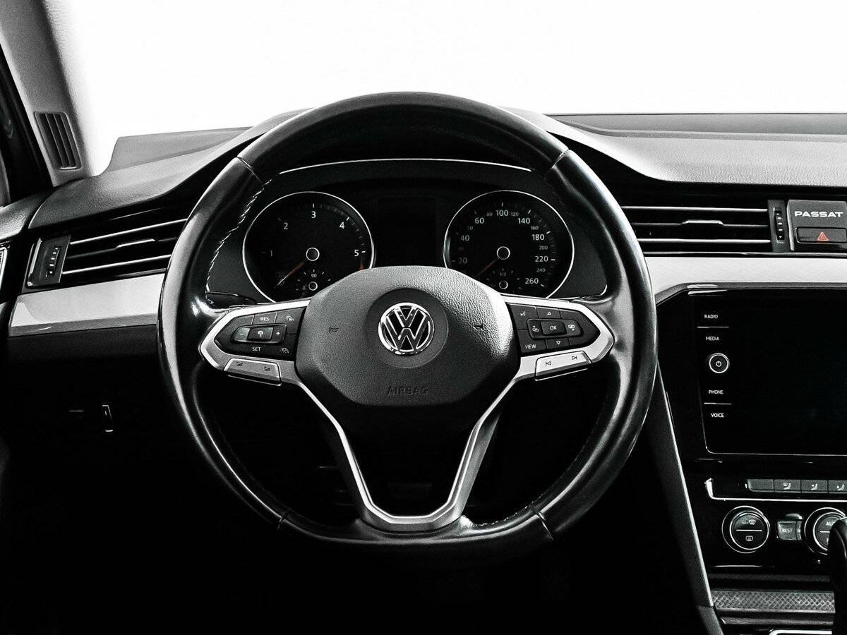 Volkswagen Passat б/у, 2019, Роботизированная. Фото: #11
