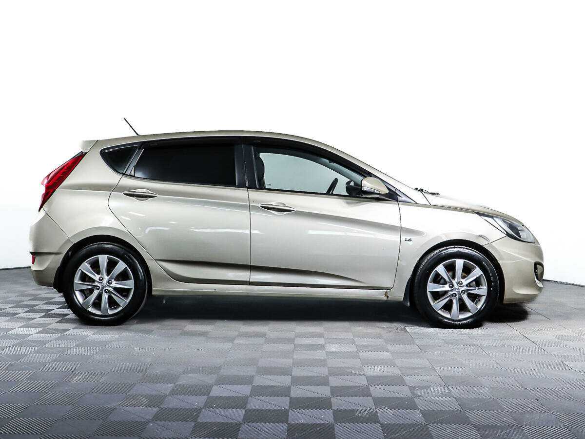 Hyundai Solaris б/у, 2012, Автоматическая. Фото: #2