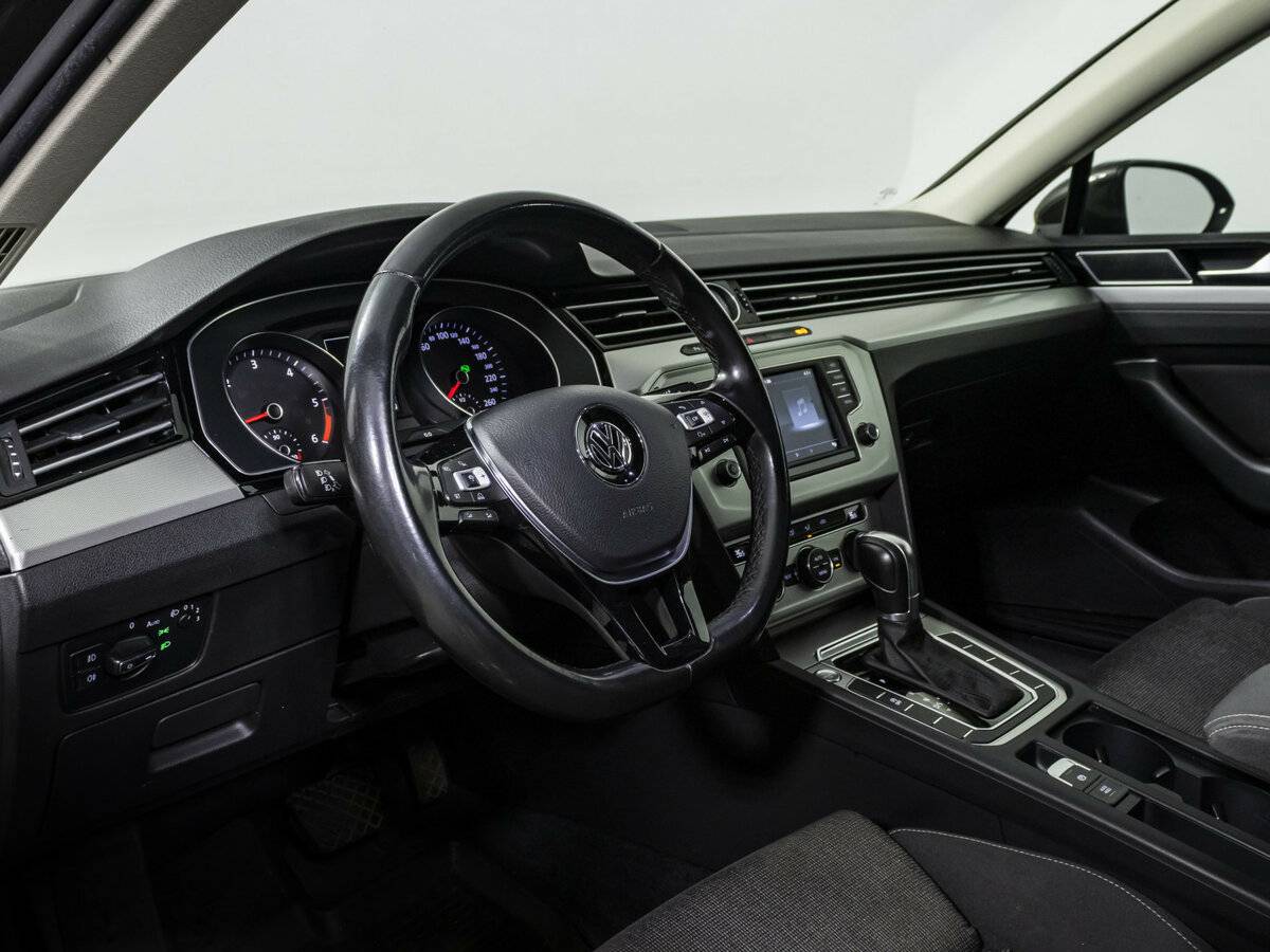 Volkswagen Passat б/у, 2017, Роботизированная. Фото: #7