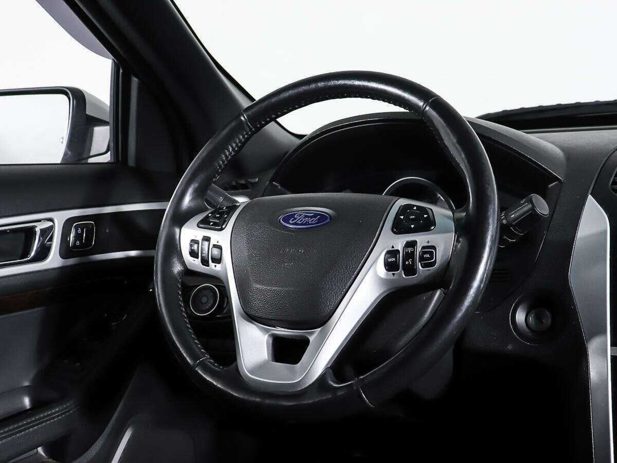 Ford Explorer б/у, 2012, Автоматическая. Фото: #17