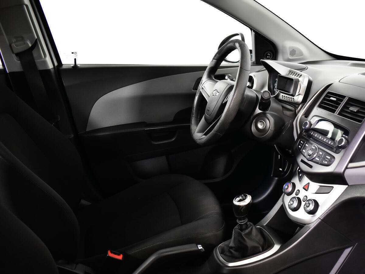 Chevrolet Aveo б/у, 2014, Механическая. Фото: #6