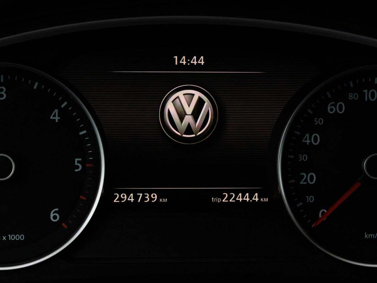 Volkswagen Touareg б/у, 2012, Автоматическая. Фото: #23