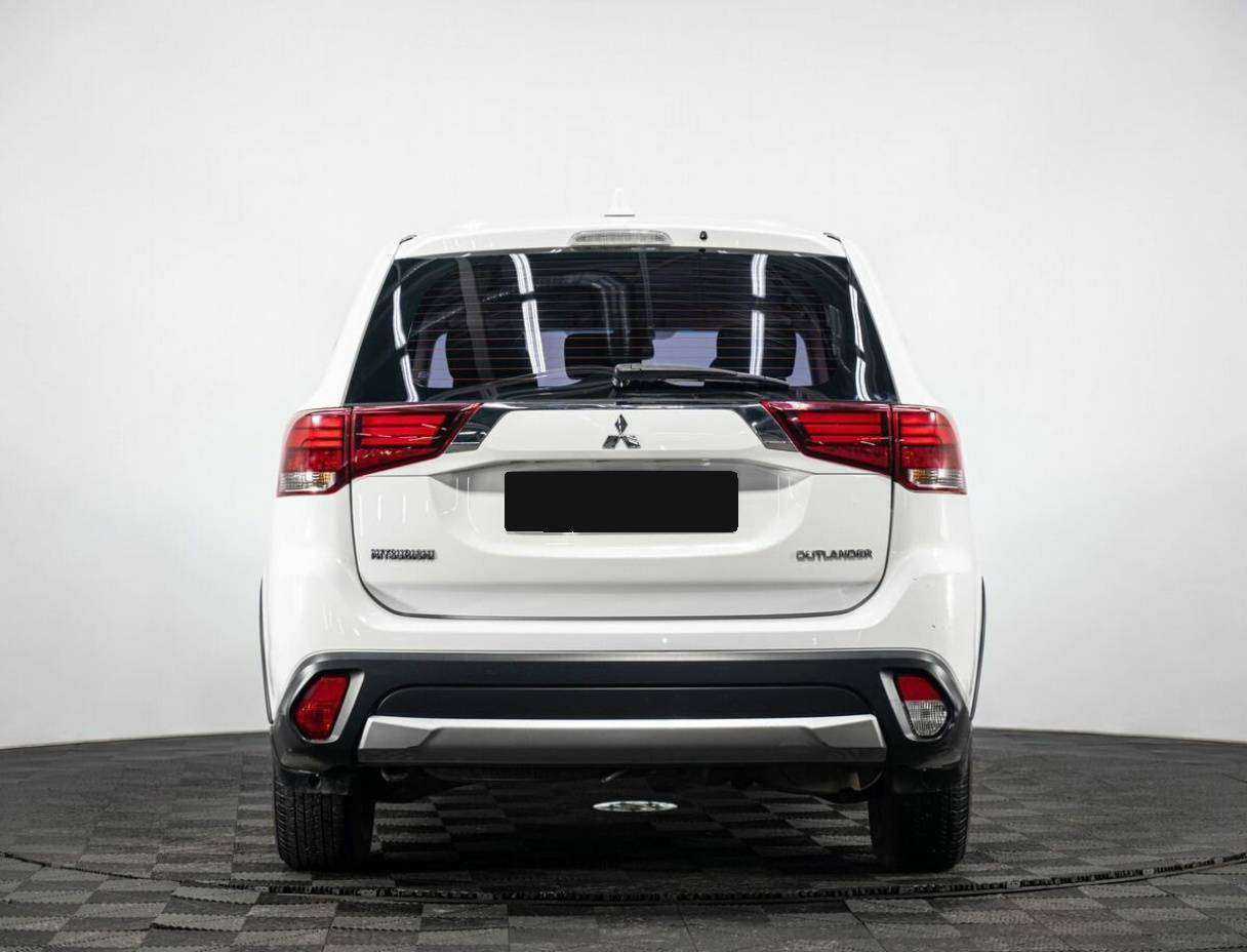 Mitsubishi Outlander б/у, 2018, Вариатор. Фото: #4