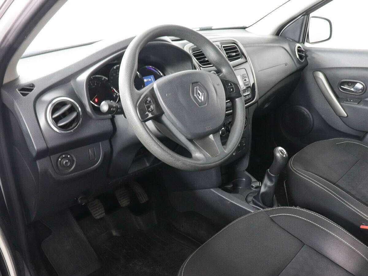 Renault Logan б/у, 2018, Механическая. Фото: #4
