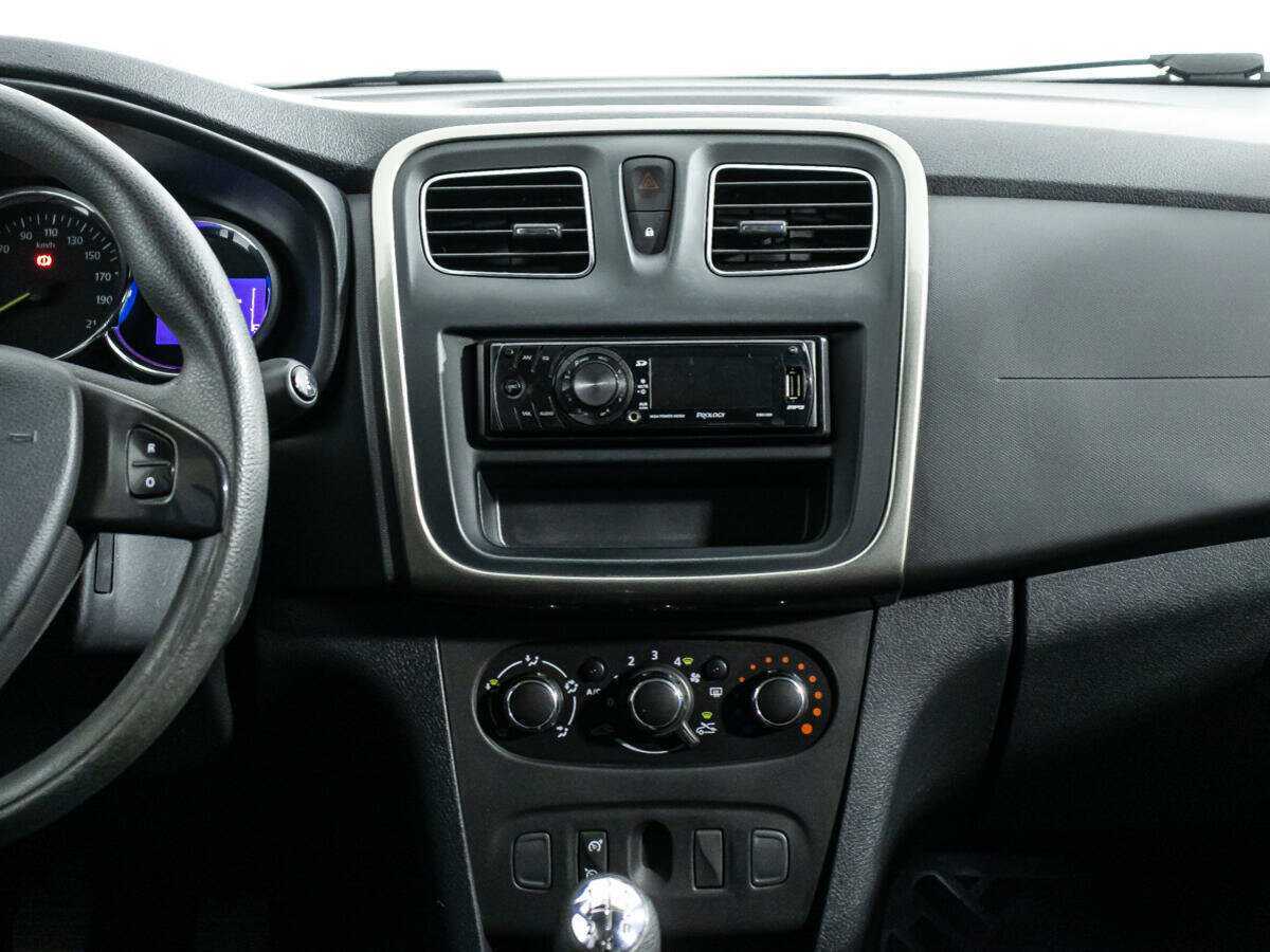 Renault Sandero б/у, 2018, Механическая. Фото: #12