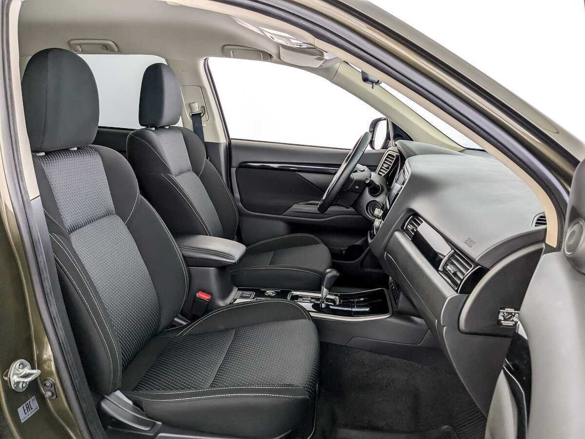 Mitsubishi Outlander б/у, 2021, Вариатор. Фото: #17