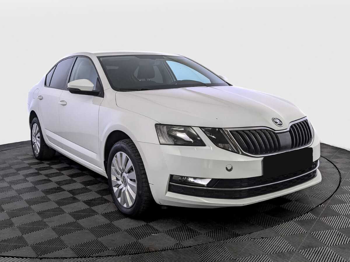 Skoda Octavia б/у, 2017, Механическая. Фото: #2