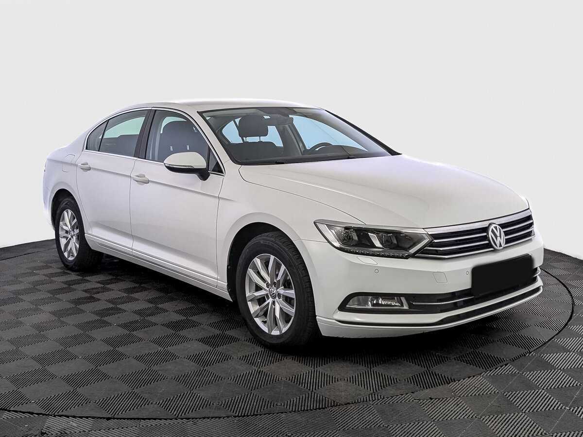 Volkswagen Passat б/у, 2019, Роботизированная. Фото: #2