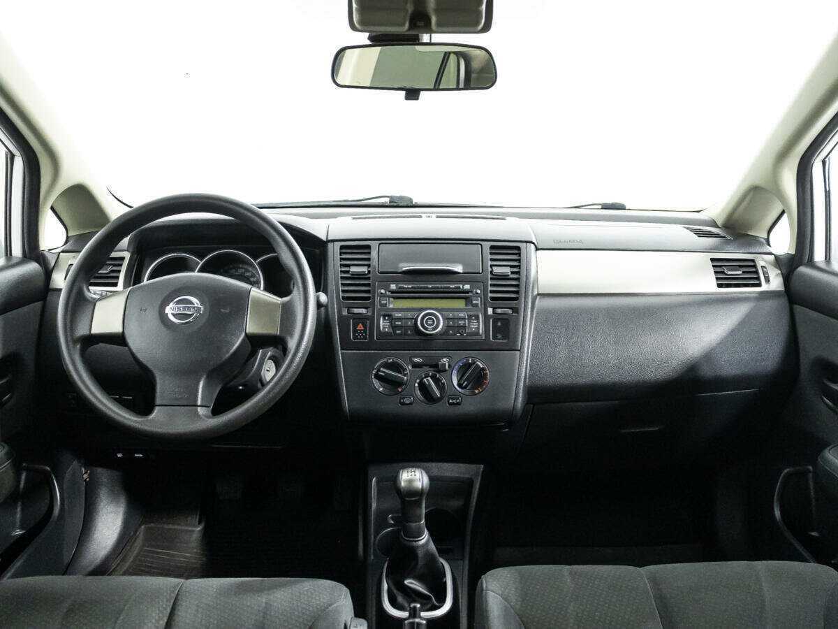 Nissan Tiida б/у, 2013, Механическая. Фото: #12