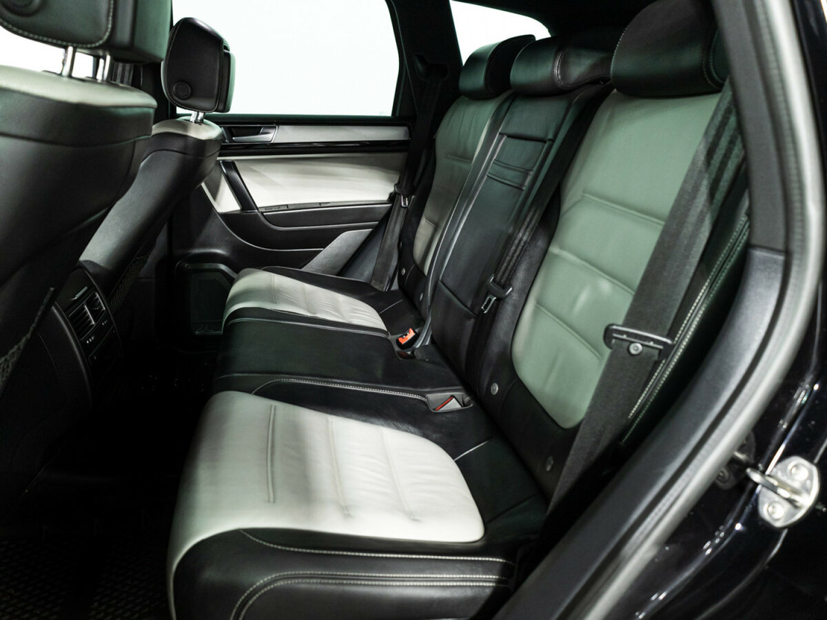 Volkswagen Touareg б/у, 2017, Автоматическая. Фото: #7