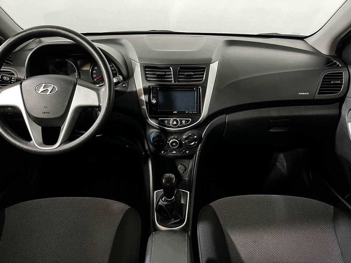 Hyundai Solaris б/у, 2012, Механическая. Фото: #11
