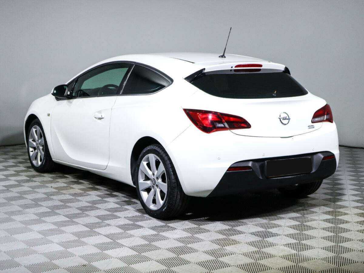 Opel Astra б/у, 2013, Механическая. Фото: #6